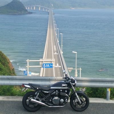 バイク乗り。バイク歴JOGZ→TZR50→RF400→KDX220SR→ゼファー1100→DAX70→XJR1300→ZRX1200DAEG→現在ゼファー1100とリード125を所有。妻はNinja250に乗っています。時々ジョギングしてます