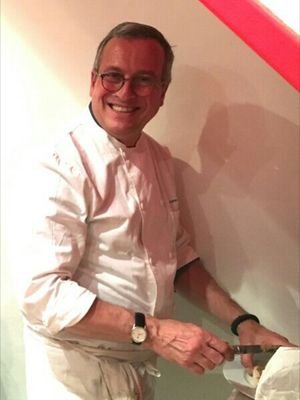 JeromeEnCuisine's profile picture. Formateur / Conseiller d'arrondissement (75014) #ESS #Emploi #DéveloppementÉconomique / EELV
Je suis Charlie, Samuel Paty, Dominique Bernard