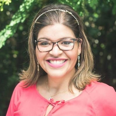 Kaahdocarmo's profile picture. Bacharel em direito, Mestranda em RI, escritora de fics, viciada em livros, música e cinema... Menina-Mulher dependendo do humor, mas autêntica sempre!!^^