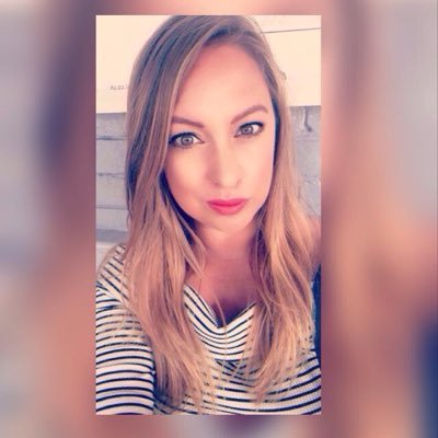 craft blogger, book worm, cake baker, student midwife and bowel cancer blogger...