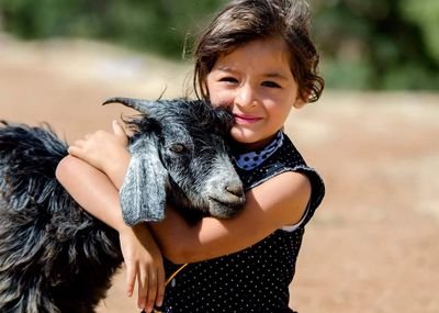 mesafeler fazlada olsa dualarda bulusan gonuller vardır...