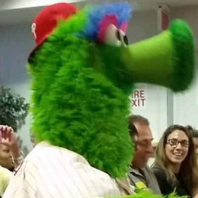 commoncommentss's profile picture. commonly commenting