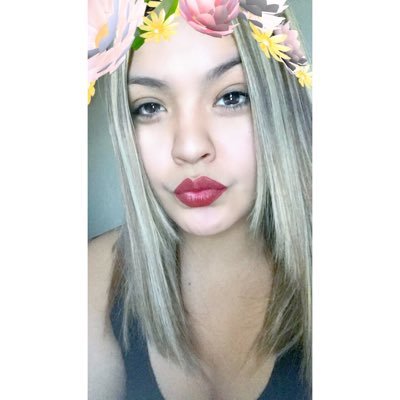 Lizzetsilla's profile picture. have fun being nosey