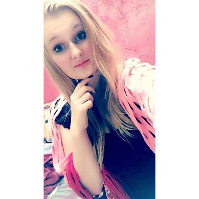 Hi😍 Madzia 👸🏼600/1000😈👿Follow me💕 👻madzix019 🎓 student 💋girl 👑16 🏥31.03 👯 173 🏐Volleyball 🏡Poland, Warsaw, Pruszków