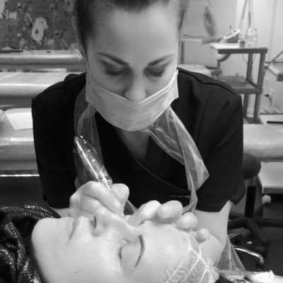 Semi Permanant Make up artist and Aesthetician in Hampshire UK. Pmu trainer, Aesthetics training and treatments. Making others feel confident and good