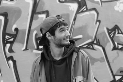 Hip Hop RAP me representa. Podréis meter mi cuerpo en una cárcel,pero mi mente siempre libre siempre arde porque es inarrestable.VdV LCDM CPV Sfdk. UV Ing.elec