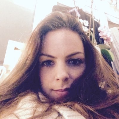 hannah_akah's profile picture. I like cake, aerial hoop and being bendy