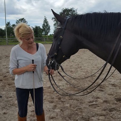 Guasha therapist for Humans and for Horses, instructor Academic art of riding