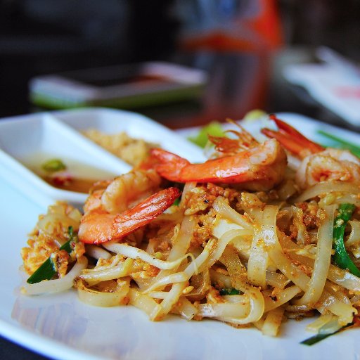 Want to discover new Thai dishes? This simple app helps tourists and expats (re)discover Thai cuisine. And it also helps you remembering what you like ;)