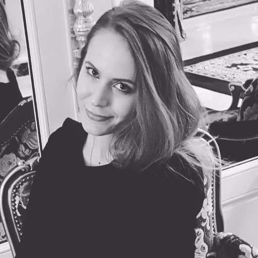 SarahFrivole's profile picture. Fondatrice du web magazine Paris frivole. Organisatrice de soirées célébrant l'art de vivre parisien et les mondanités.