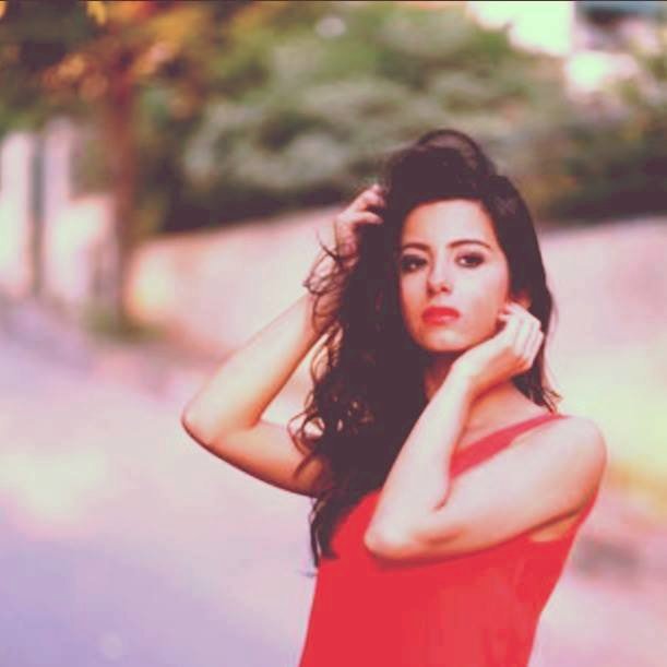 aleynaderken's profile picture. Selam arkadaşlar takip edin gün içinde dönerim. :)