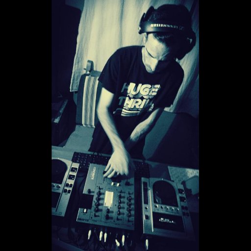 DJ/Producer Drum&Bass.
@JAYLIZ_DnB Duo component.
Owner and Director of NoiseRadioDnB
@noiseradiodnb
Director of Matter Records.
