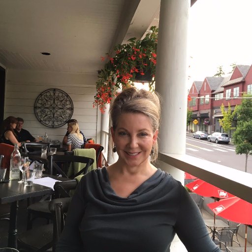 MelissaWomack's profile picture. Marketing, animals, design, travel, wine country, tech, mystery fiction, oregon