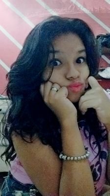 Facebook: Paulinha Assunção 
Snapchat: Paulinhapyquena
Instagram: Paulinha Assunção