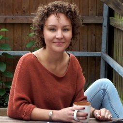 Schrijft en deelt verhalen over de manier waarop mensen hun leven inrichten | https://t.co/6mZhMByORZ