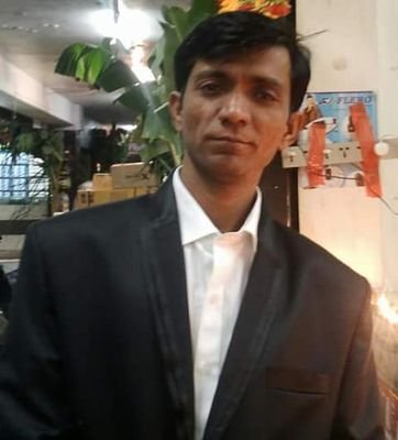# इजाजत हो तो करीब आ जाऊं मैं,
जैसे उस चाँद के पास एक तारा है !!
Facebook .arjunsingh raigur