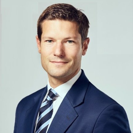 Salesforce professional focussed on UK Financial Services - ex-IBM, londoner, footballer, gooner and apples & pears volunteer !