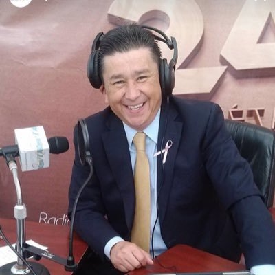 Periodista y Director de @Queretaro24_7 Premio Nacional de Locución 2006; Premio Nacional de Periodismo 2015. Politólogo UAM con maestría en FLACSO México.