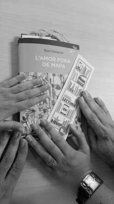 dinsdelsllibres's profile picture. Quatre apassionats de la lectura al curs del booktrailer