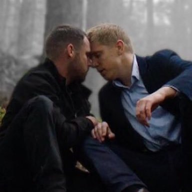 i post a load of trash about robert sugden and aaron dingle sup