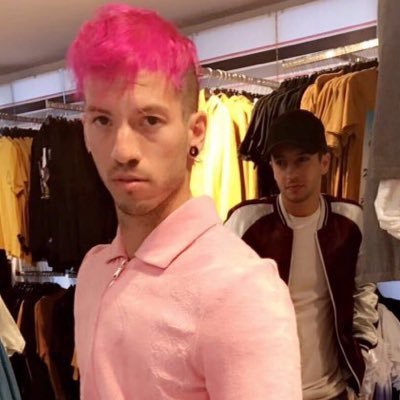 Posting all of Josh's snapchats/snapchats he is featured in.