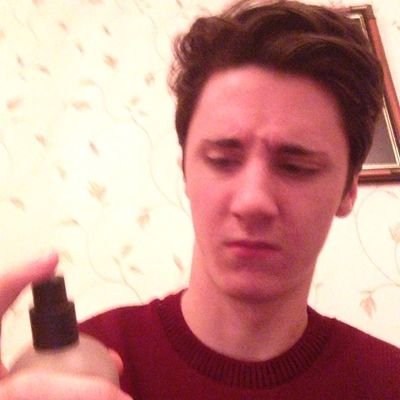 Gamer|Theorist|Commentator|Livestreamer|Single|Bi|Trying To Make People Smile. {RP} {Open Rp} {YT RP}