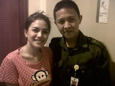 Ibu & Keluarga Ekonomi & Bisnis Hiburan Olahraga Sosial Keluarga Gerakan Sosial Ekonomi & Bisnis Pendidikan