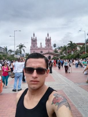 JULIANGARAY1994's profile picture. Musica Deportes Tecnología