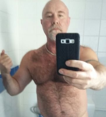 60 going 18 gym enthusiast! Bottom/vers aspiring muscle bear. naughty fun loving, am now dating a lovely man.  Avi  is me. Over 18 pls!