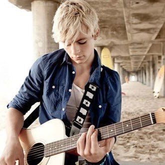 Hey there beautifuls my name is Austin Monica Moon! I'm a singer and a Dancer,Ally is my song writer,#Married to @BrightenedSky