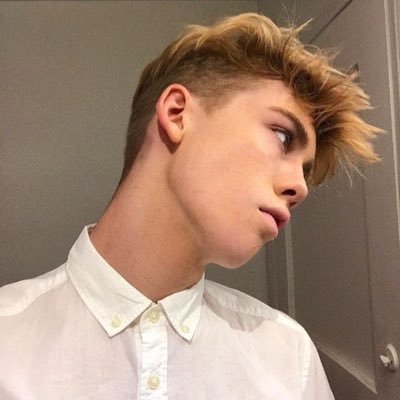 hydrusFawley's profile picture. 17 yo | Sang-Pur | Serpentard bien sûr | 💀