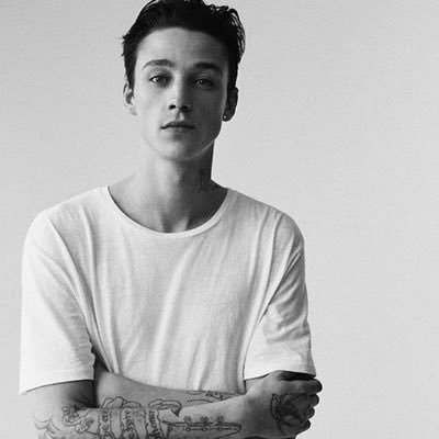 ashrpgpsy2's profile picture. enfoiré.