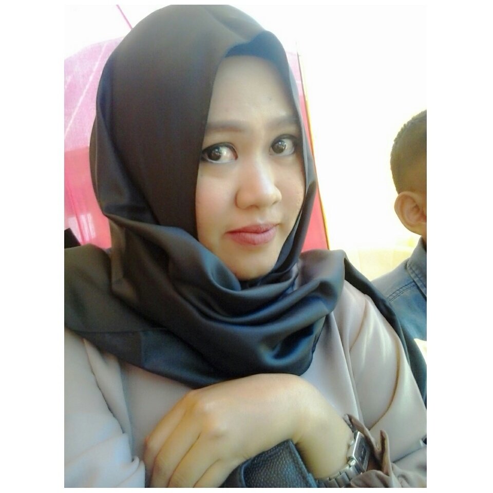 MUA pekanbaru-Riau, Indonesia, specialist MUA for hijabers.
-wedding makeup
-graduation, engagement, etc.
contact whatsapp081270933357