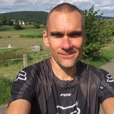amsJThomas's profile picture. Kann notfalls Paragraphen jonglieren, ist aber eigentlich der Bewegung verfallen. Ob mit Motor oder ohne.