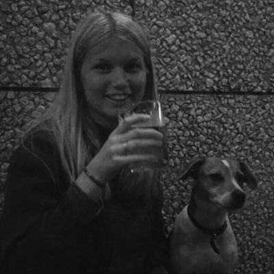 elindqwist's profile picture. svag för katter, britter, smörpopcorn och lip sync.