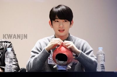 ถึงแม้จินยองจะเป็นของพี่แจบอม แต่น้องก็ยอมเป็นตัวสำรองรอพี่ต่อไป