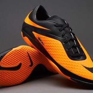 READY SEPATU FUTSAL, SEPATU BOLA TERBARU , SEPATU KERJA , SEPATU JALAN. info - hub : 085247484747 (WA&line)