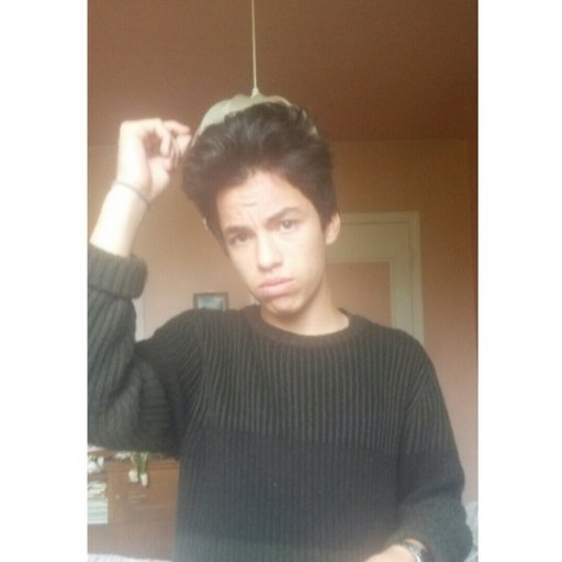 dans mon monde ❣|
mon snap maxime.mch ↘
                     mon insta mwxim ;)
                         ↘active les notifs ❣