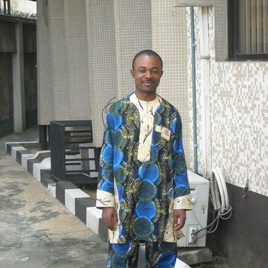 iykecomo12's profile picture. 