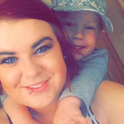 NikkiArachtingi's profile picture. ☮️ P L U R 🌈