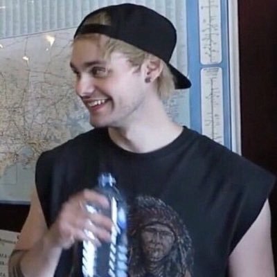 michealrpgpsy's profile picture. les voix dans ma tête me disent de tuer toutes les personnes m'approchant, c'est dur d'y résister. |||| Kappa kappa gamma ||||