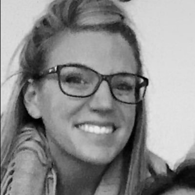 heyitseleanore's profile picture. really just here to giggle 👩🏼‍🏫