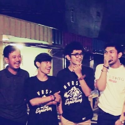 Official Twitter Account of GIVING FUN, a pop punk band from south of tangerang. For Info & Booking, Contact 081285006405 - 54DFF9E4 (I-bro)