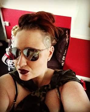 I'm your typical english woman, although I do venture out onto the geek side of life!