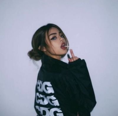 xMYQUEENSLAYSx's profile picture. shutup. ur not pretty