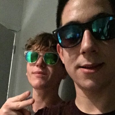 Clambry55's profile picture. Chacun pour soit dans la vie, c'est pas tes potes qui te donneront à manger plus tard.