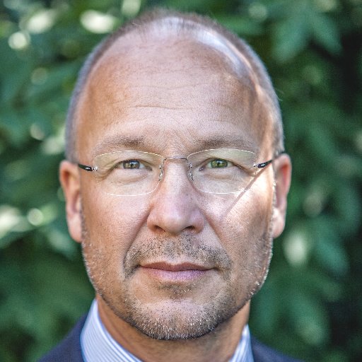 Weet jij als leidinggevende dat er meer in je zit maar het niet lukt dit onzichtbare plafond te doorbreken? Ervaar bij mij een onvoorstelbare oplossing!