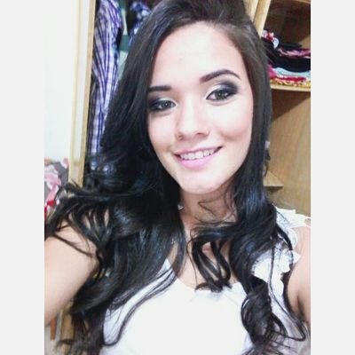 sem máscaras, sem vergonha, de boa, sem cerimônia, desbocada e atrevida...
snap: lopees_nathalia