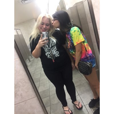 emilyylov's profile picture. just a bitch going through bitch stuff || 27 #Kylestrong #forTyTy 💔fly high Caleb 2/1/2021💔