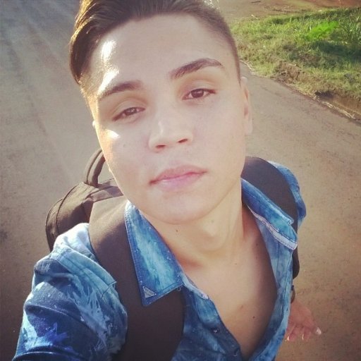 Gosto dos venemos mais lentos.Das bebidas mais amargas!Das idéias mais loucas e dos sentimentos mais fortes.Tenho um apetite voraz pelos delírios mais doidos...